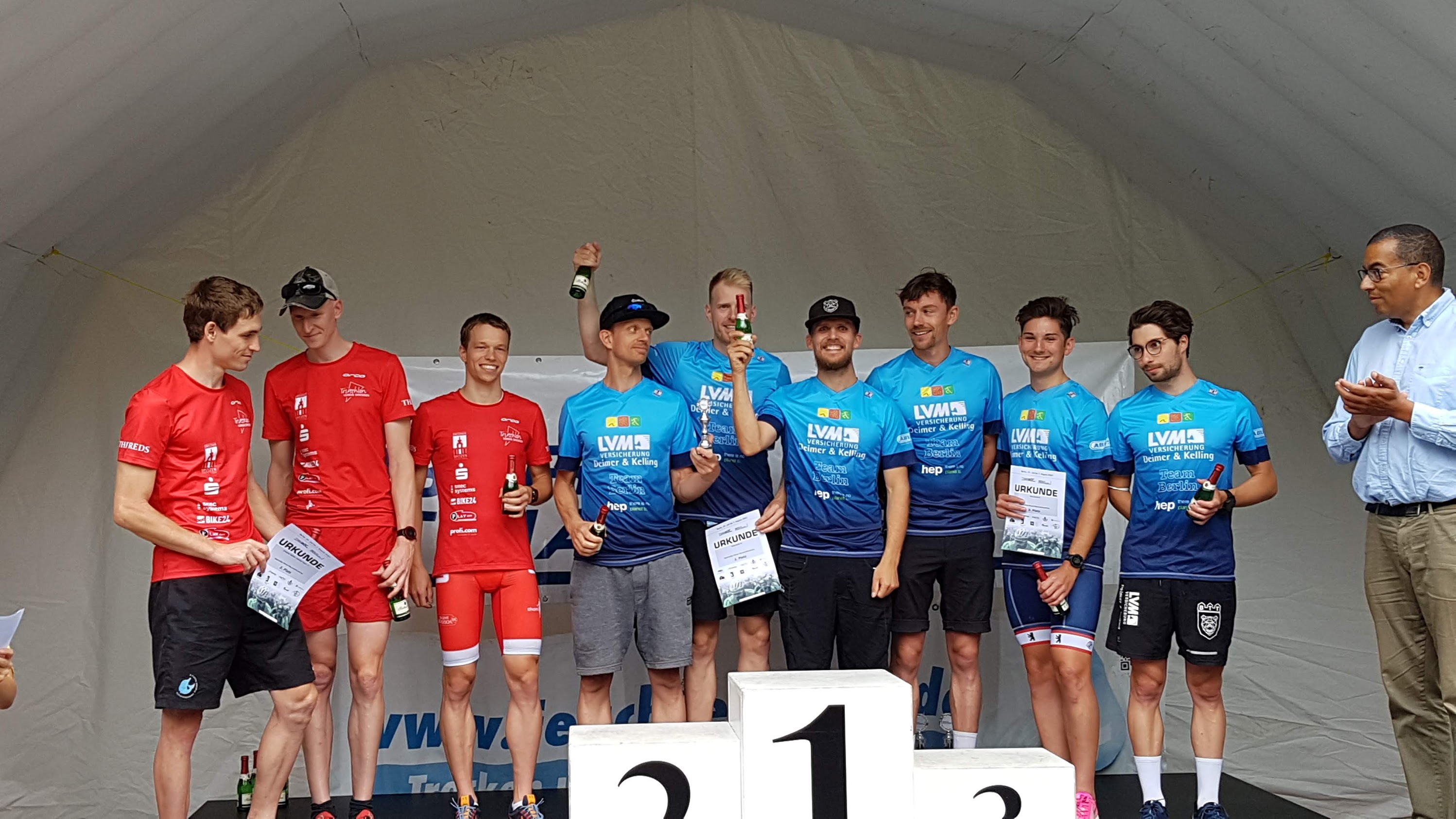 2021 Berlin Tri Männer Regio Siegerehrung Team